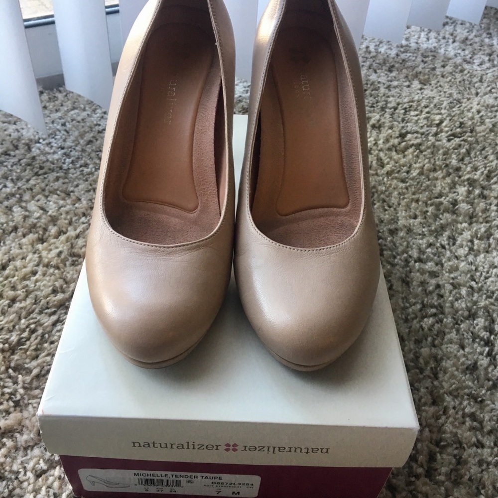 👡Naturalizer Michelle Nude Pumps